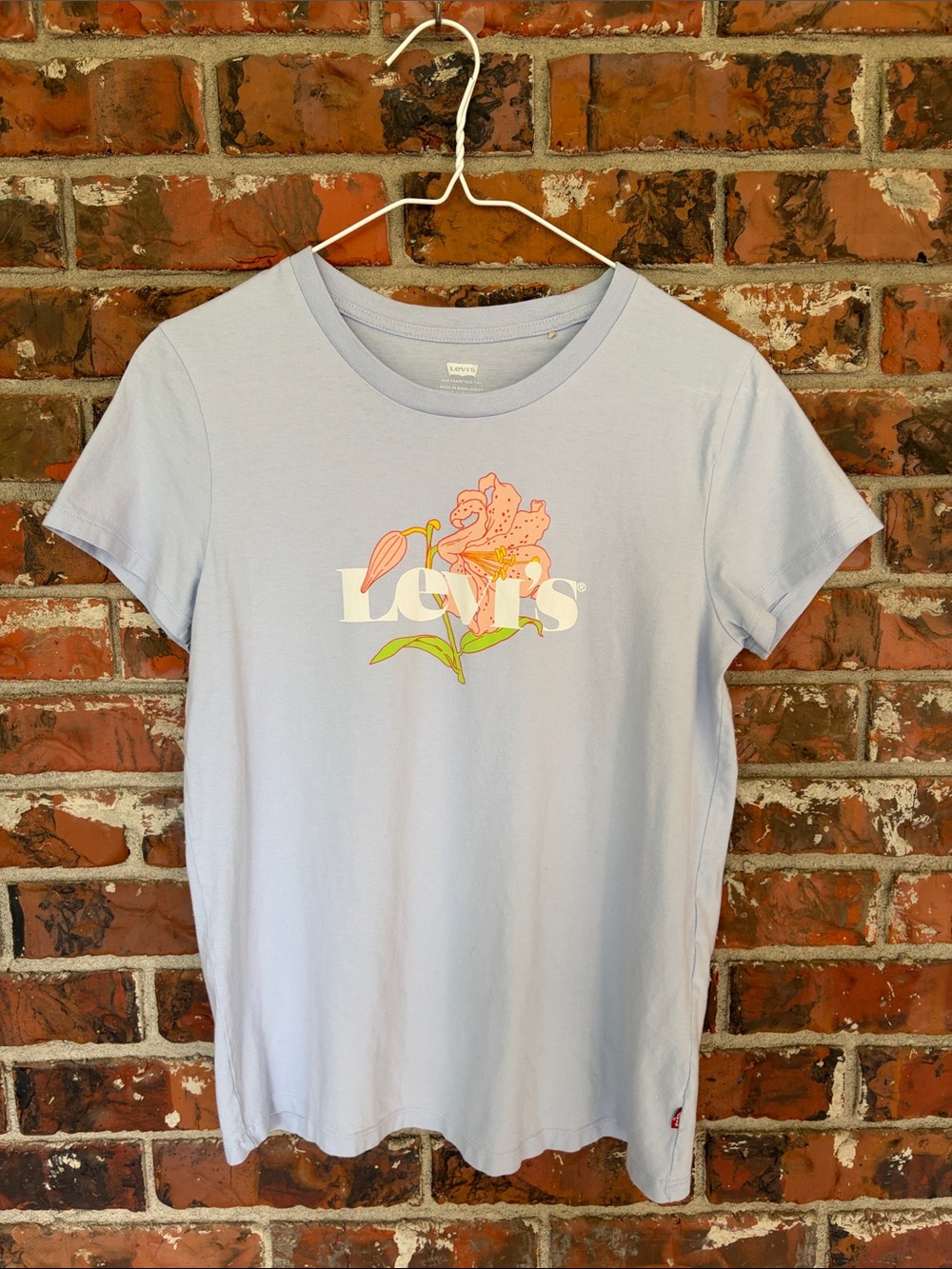 Levi’s tee